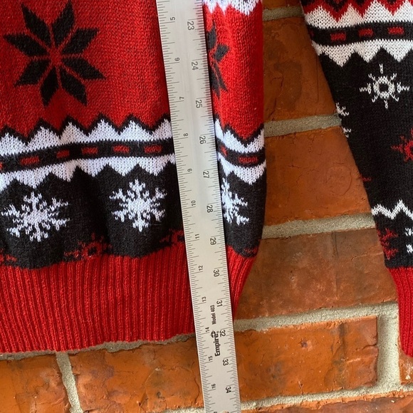 Stranger Things Adult XL Flip Sequin Red Fair Isle Sweater - Picture 7 of 9